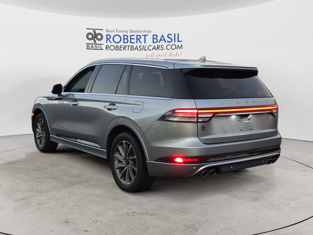 2020 Lincoln Aviator Grand Touring photo 2