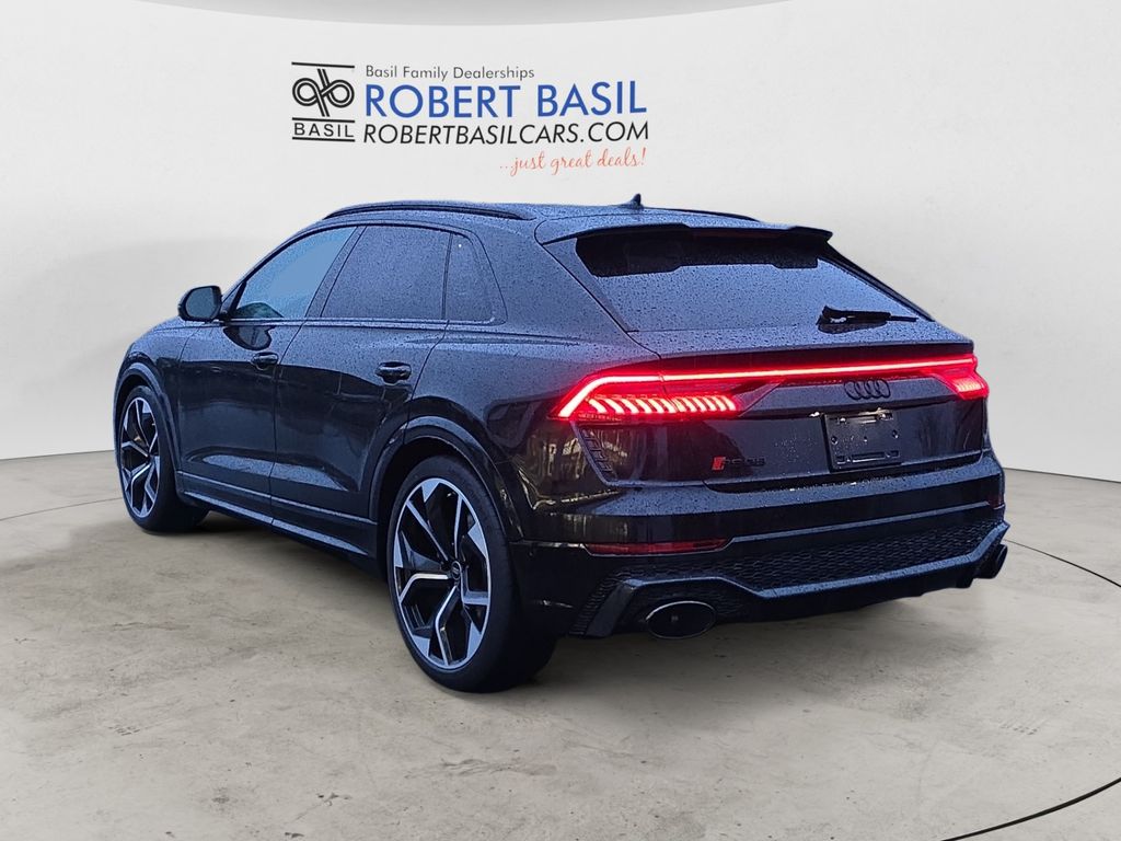 2024 Audi RS Q8 photo 3