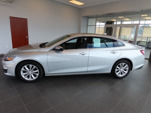 Used 2021 Chevrolet Malibu 1LT with VIN 1G1ZD5ST1MF077830 for sale in Kansas City