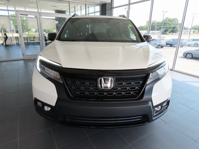 Used 2019 Honda Passport Elite with VIN 5FNYF8H09KB017677 for sale in Olathe, KS