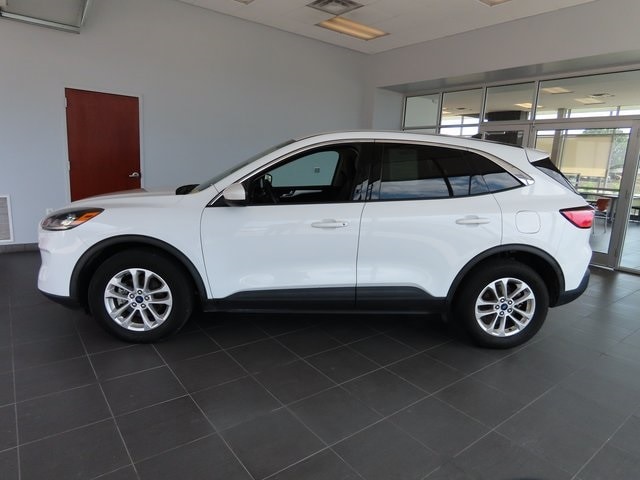 Used 2020 Ford Escape SE with VIN 1FMCU9G6XLUB82153 for sale in Kansas City