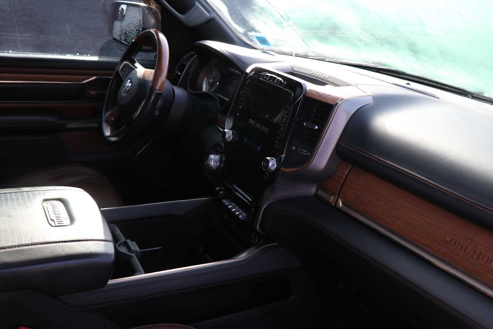 2019 Ram 1500 Longhorn photo 4