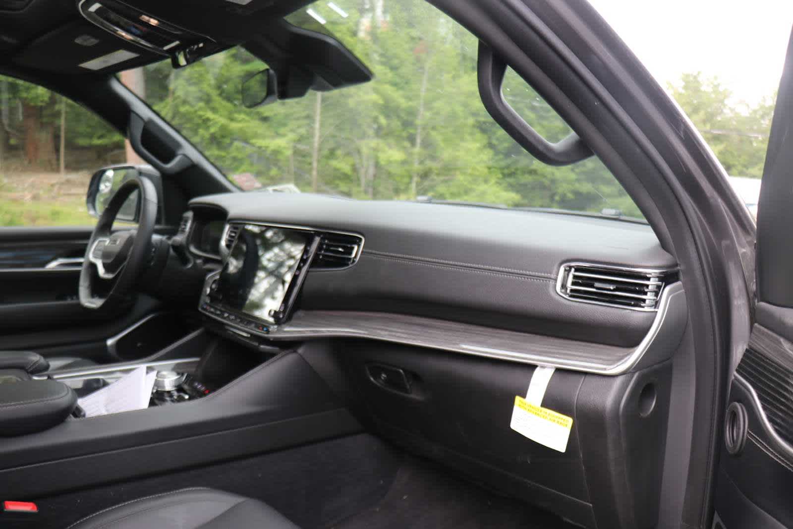 2022 Jeep Wagoneer Series II photo 2