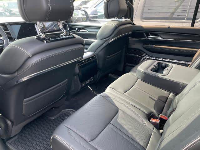 2024 Jeep Grand Wagoneer II Obsidian photo 4