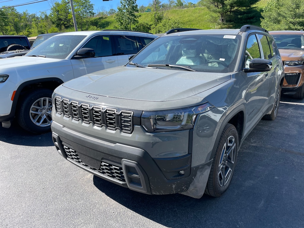 New 2026 Jeep Cherokee Laredo Sport Utility
