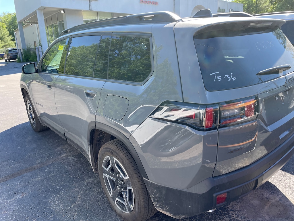 New 2026 Jeep Cherokee Laredo Sport Utility