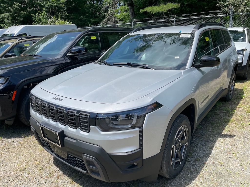 New 2026 Jeep Cherokee Laredo Sport Utility