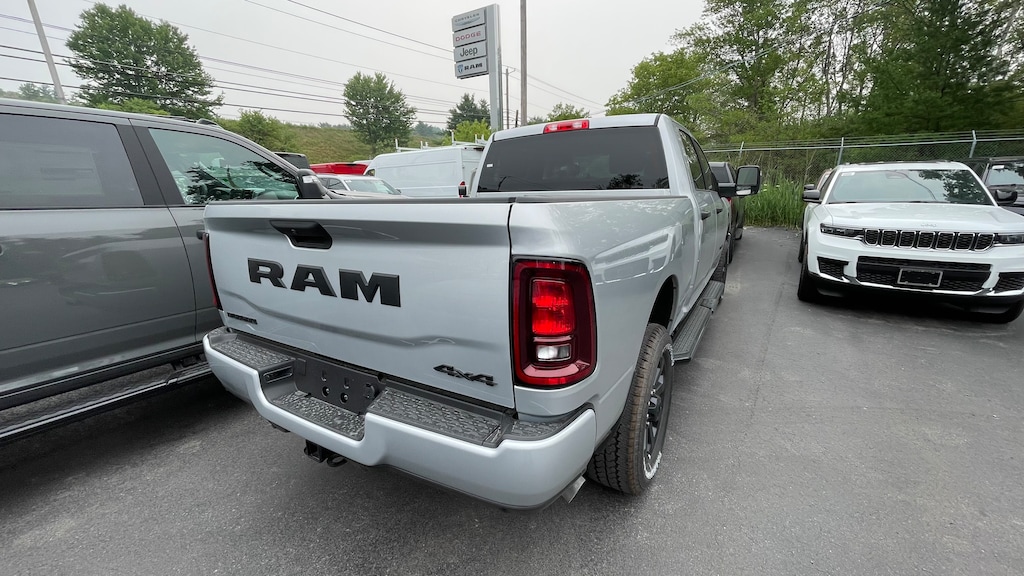 New 2026 Ram 3500 Big Horn 4x4 Crew Cab 64 Box Pickup
