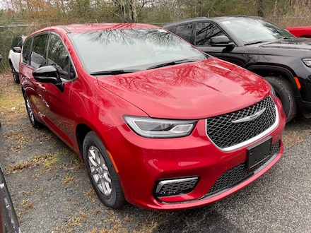 2026 Chrysler Pacifica SELECT Passenger Van