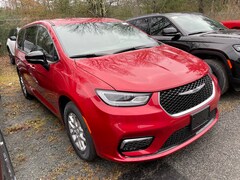 2026 Chrysler Pacifica Select Passenger Van