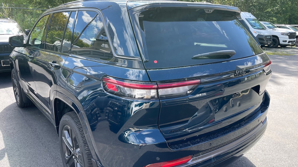 New 2027 Jeep Grand Cherokee Limited Reserve Sport Utility