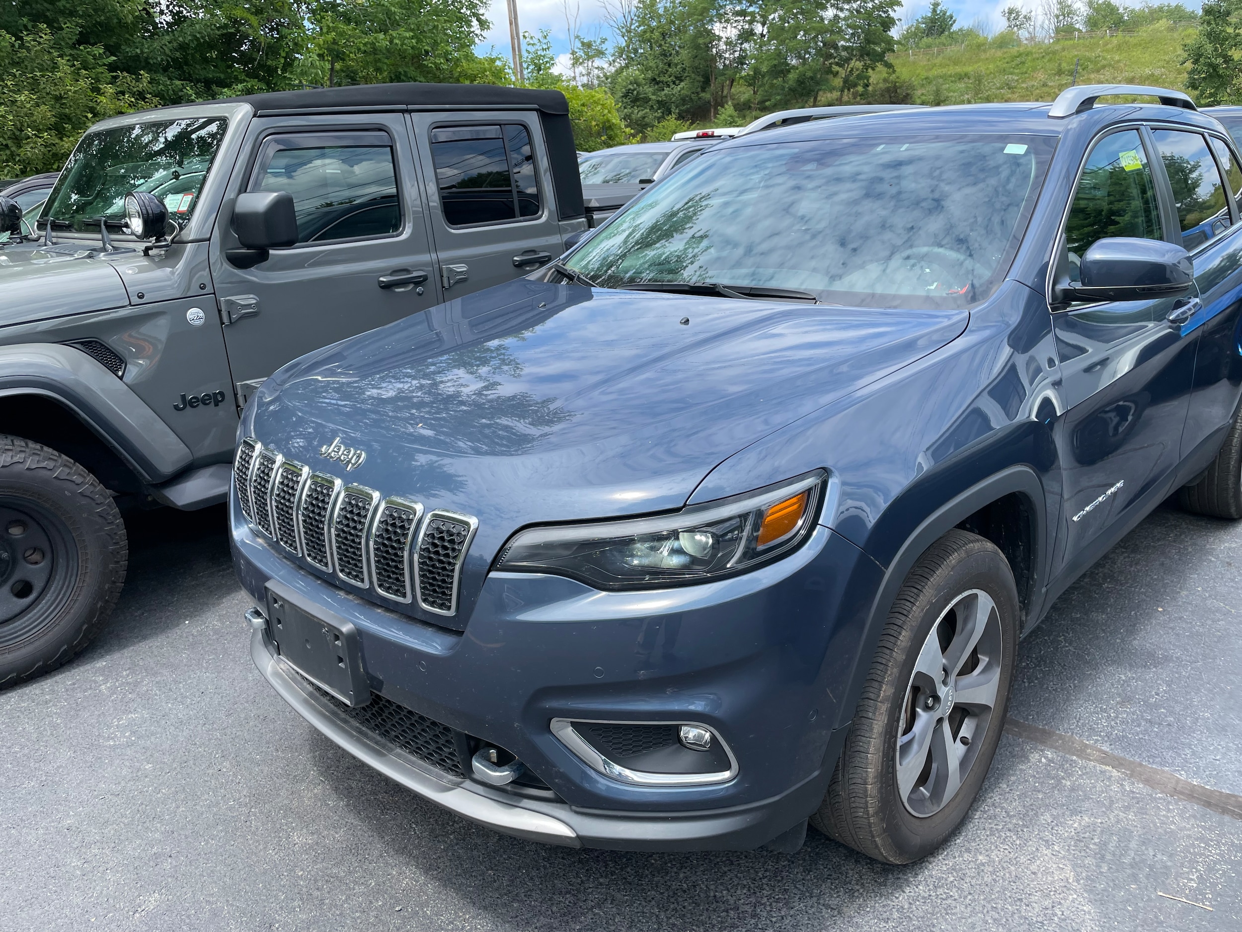 Used 2021 Jeep Cherokee Limited with VIN 1C4PJMDX8MD206529 for sale in Monticello, NY