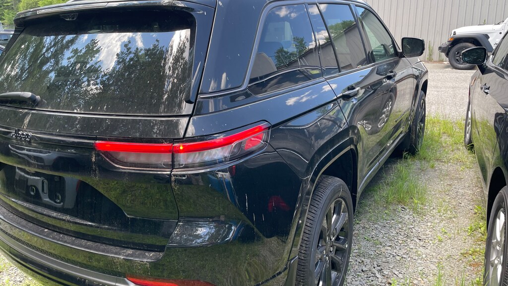 New 2026 Jeep Grand Cherokee Limited Reserve Sport Utility
