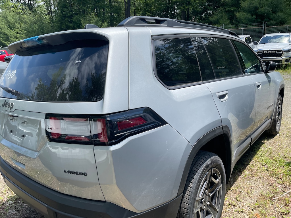 New 2026 Jeep Cherokee Laredo Sport Utility