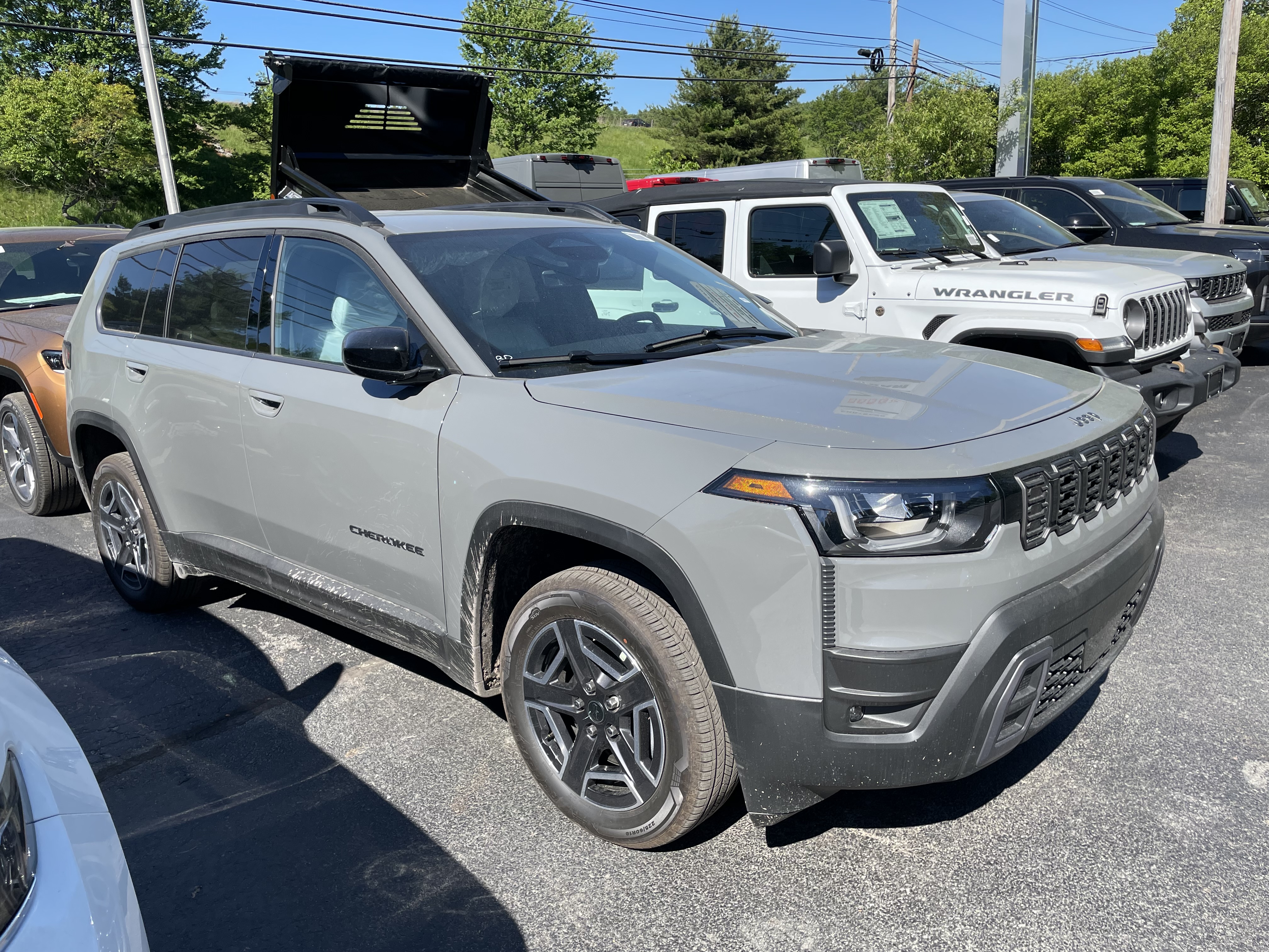 2026 Jeep Cherokee Laredo Sport Utility