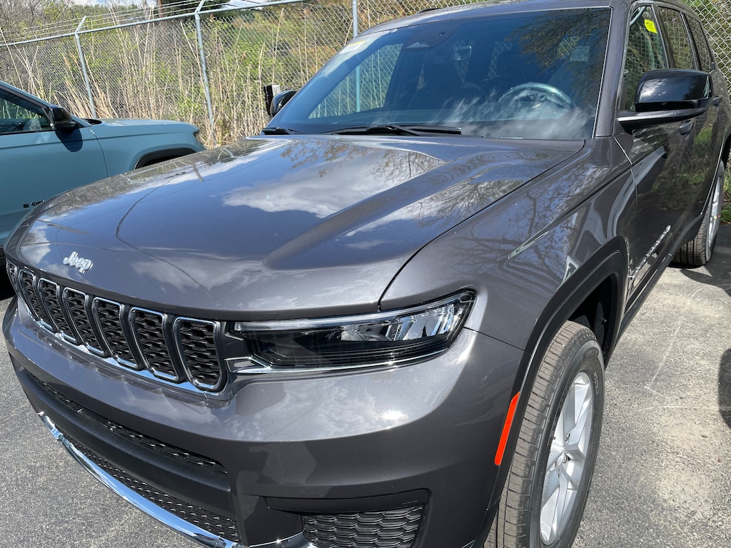 New 2026 Jeep Grand Cherokee Laredo X Sport Utility