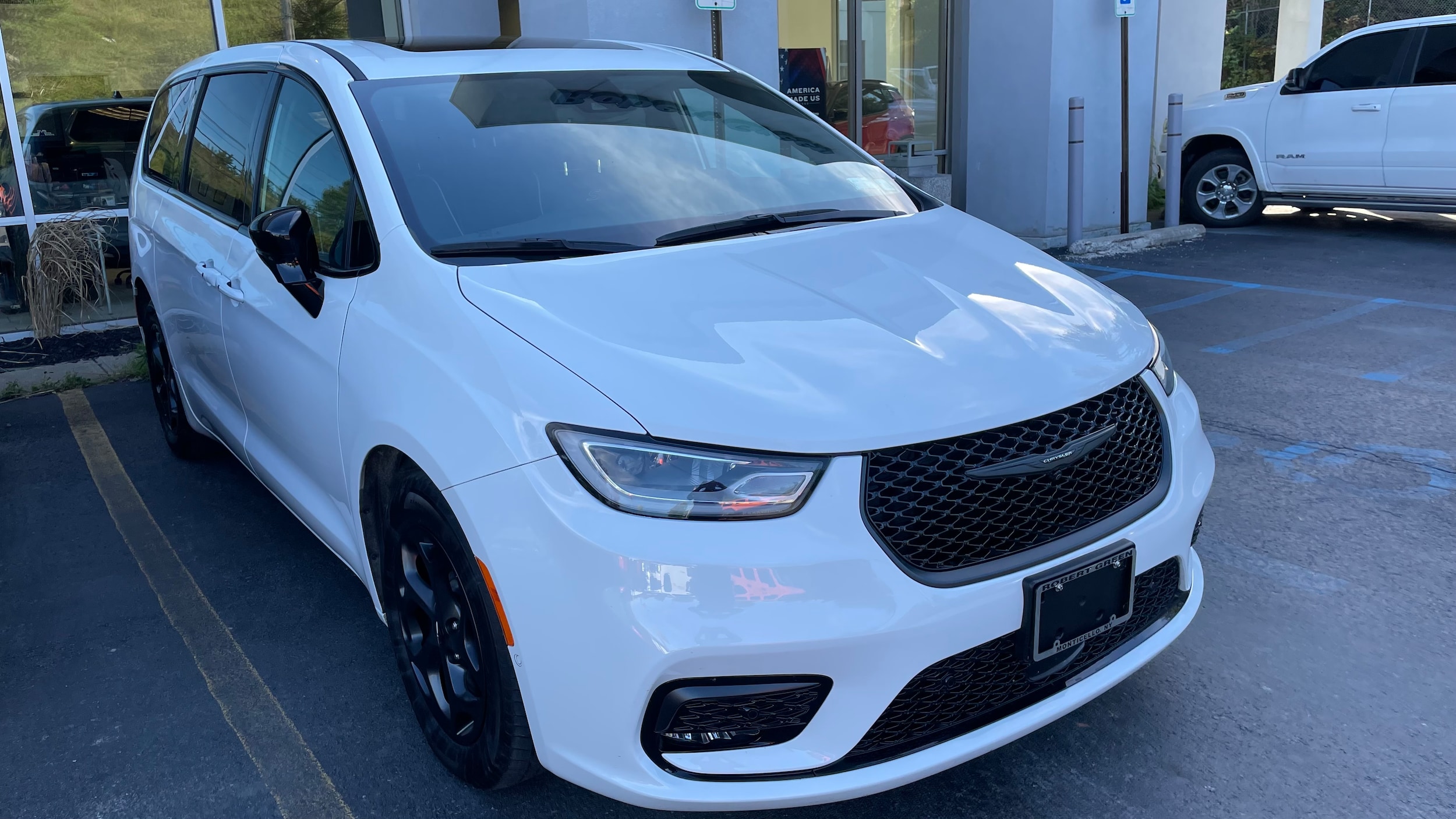 2023 Chrysler Pacifica Hybrid