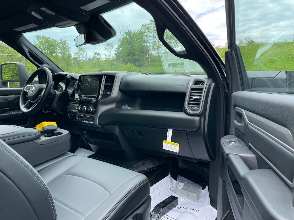New 2026 Ram 5500 TRADESMAN CHASSIS REGULAR CAB 4X4 84' CA Pickup