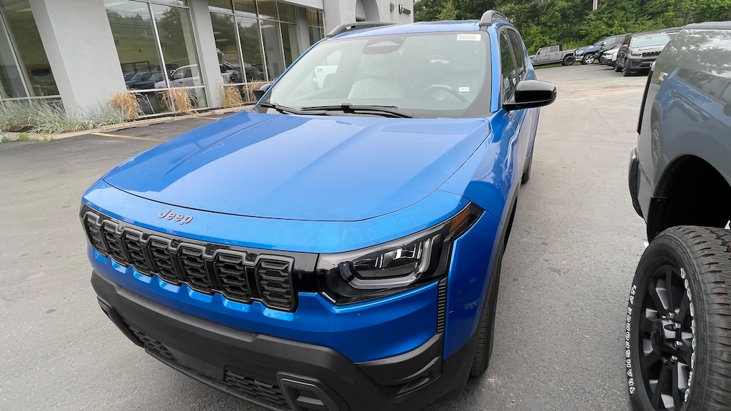New 2026 Jeep Cherokee Laredo Sport Utility