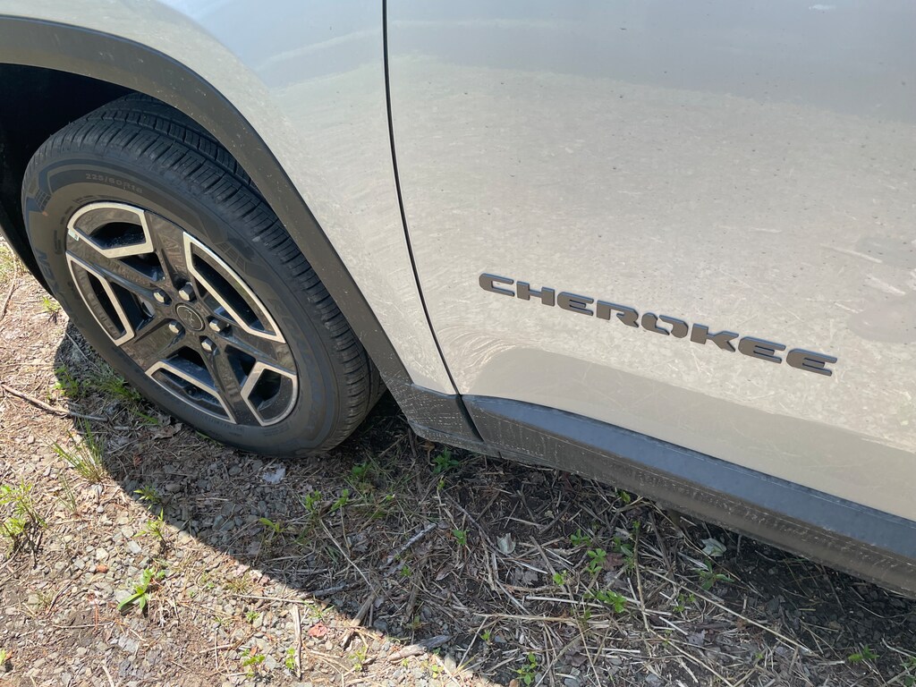 New 2026 Jeep Cherokee Limited Sport Utility
