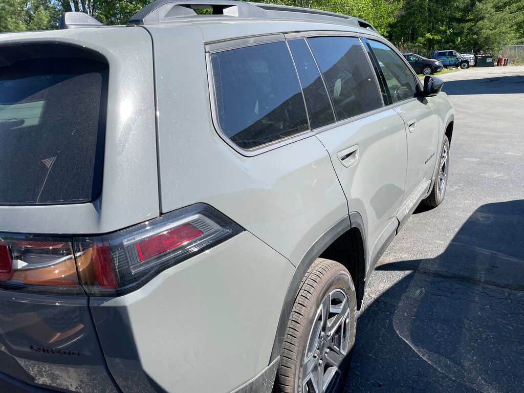 New 2026 Jeep Cherokee Laredo Sport Utility