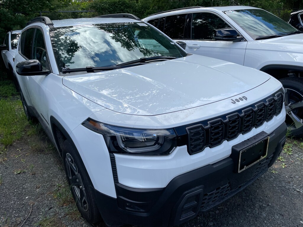 New 2026 Jeep Cherokee Laredo Sport Utility