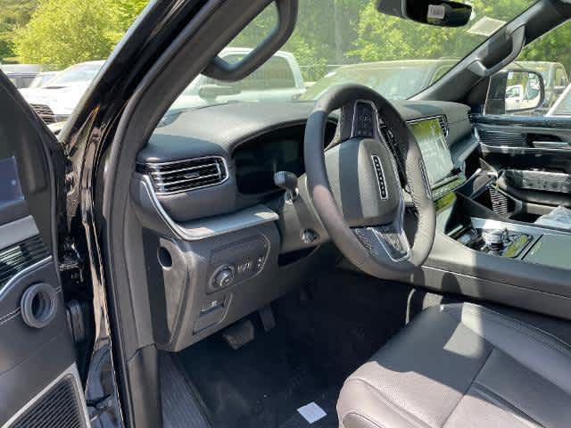 2024 Jeep Wagoneer Series II Carbide photo 3