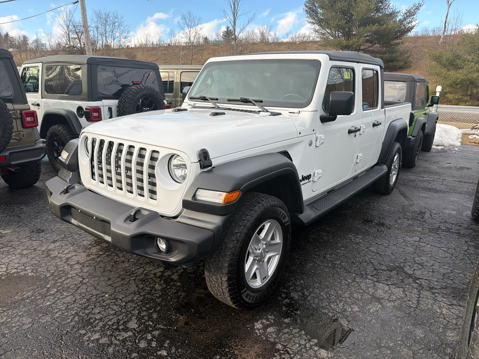 2020 Jeep Gladiator Truck Crew Cab 