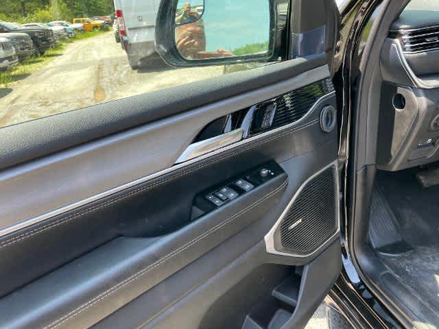 2024 Jeep Wagoneer Series II Carbide photo 4