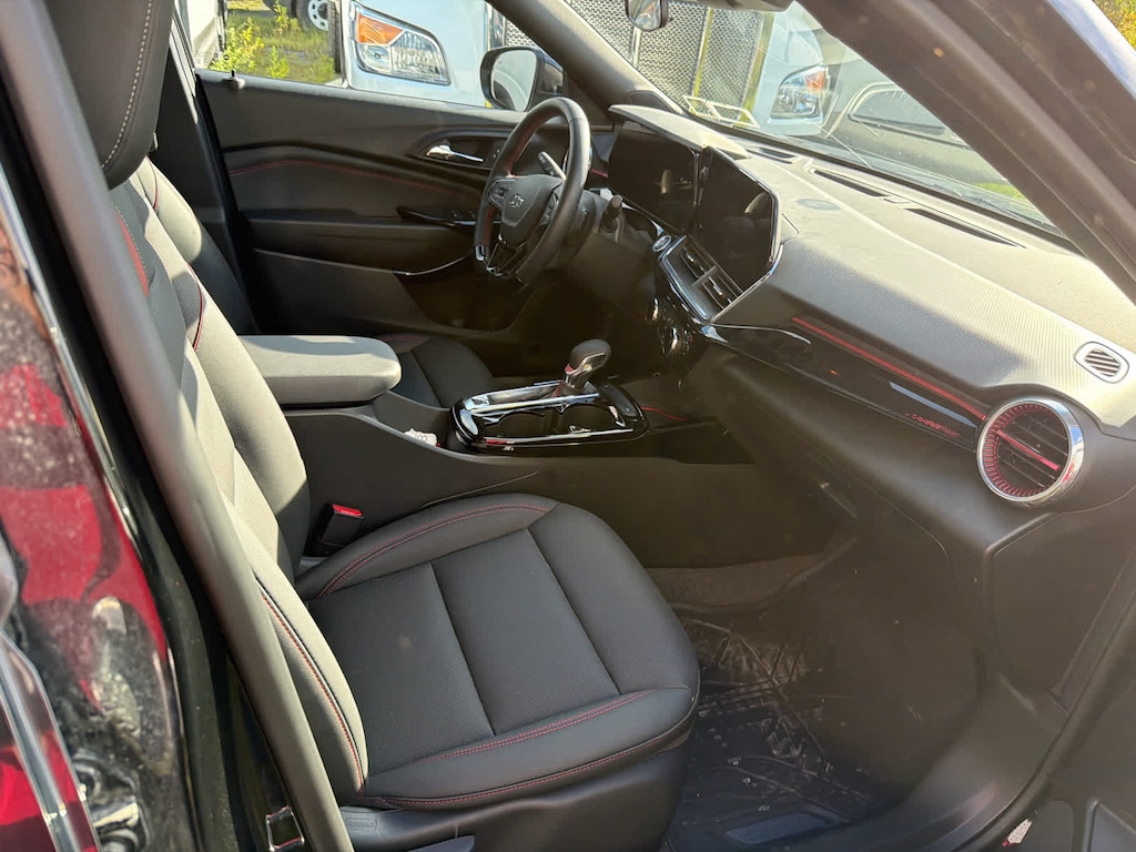 Used 2024 Chevrolet Trax 2RS SUV