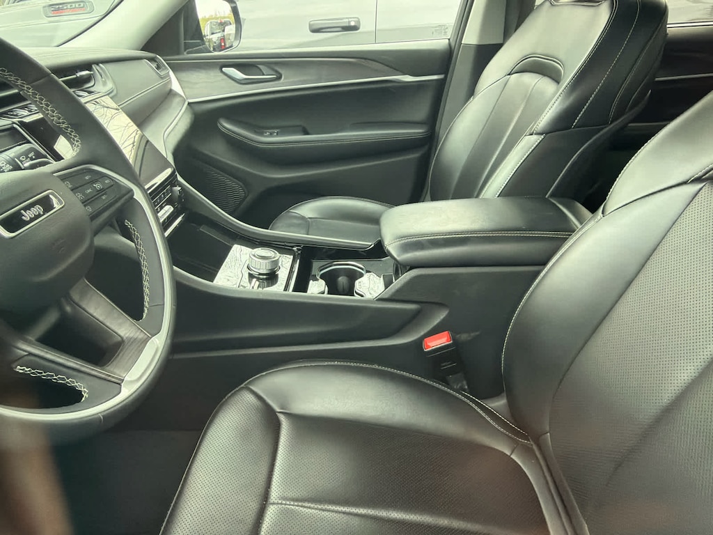 Used 2023 Jeep Grand Cherokee Limited SUV