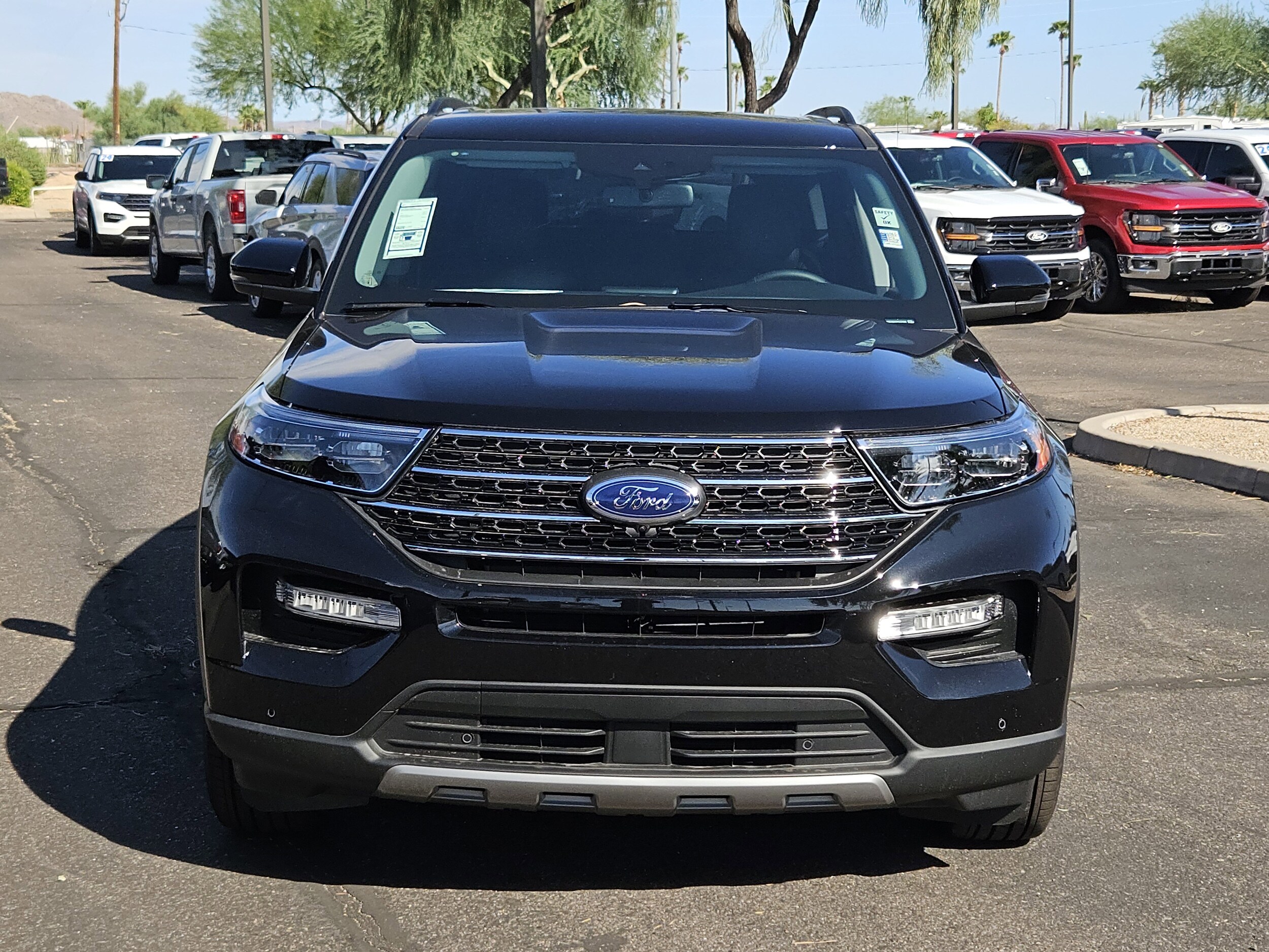 2024 Ford Explorer XLT photo 2