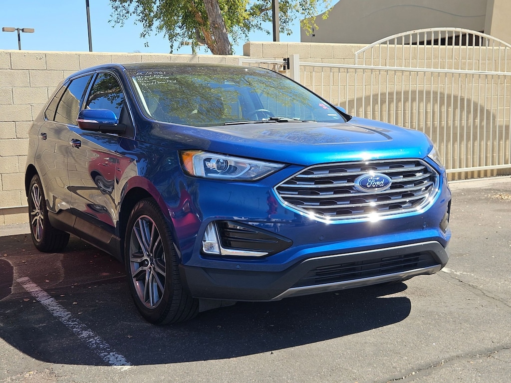 2020 Ford Edge Titanium photo 2