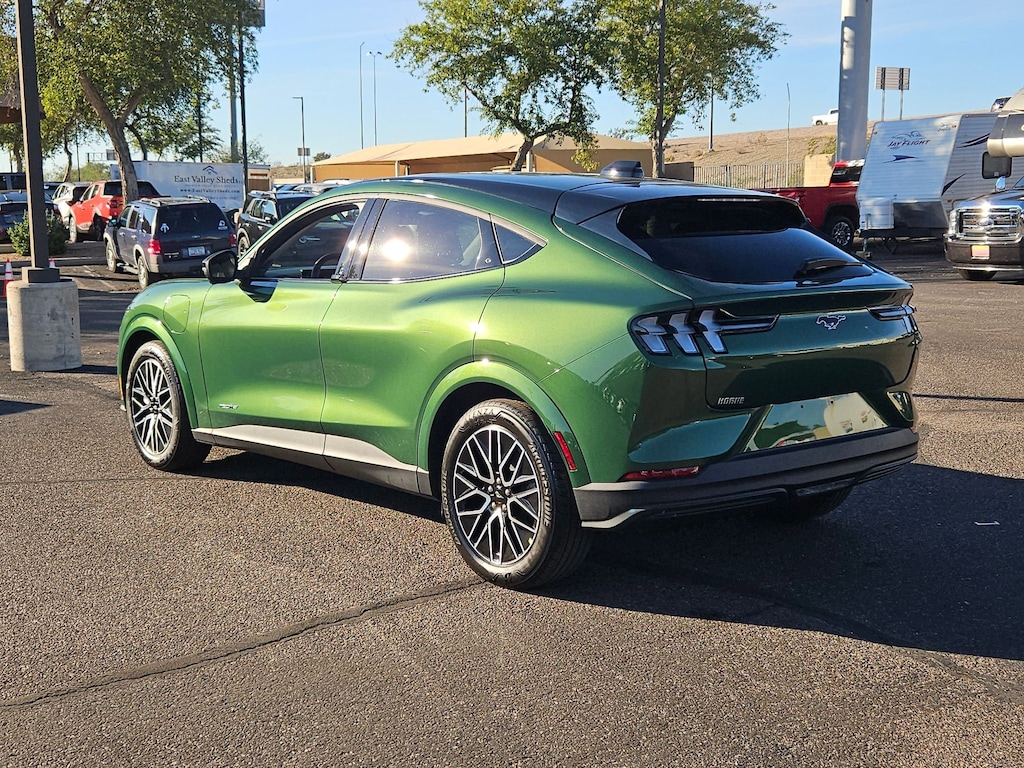 2025 Ford Mustang Mach-E Premium photo 4