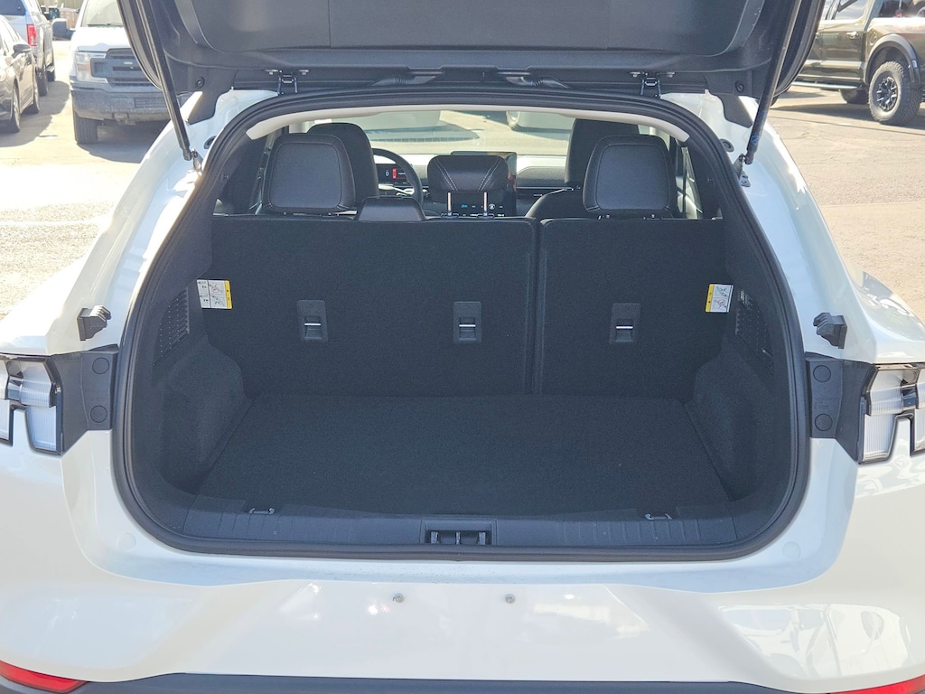 2025 Ford Mustang Mach-E Select photo 4