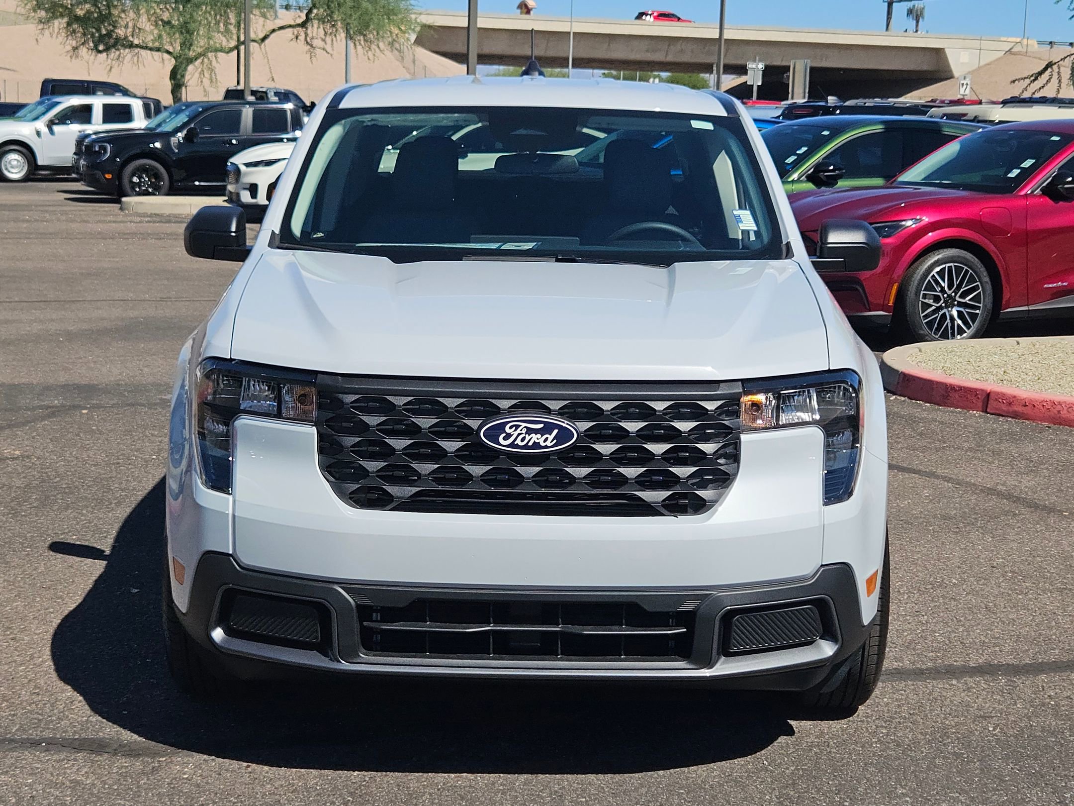 2025 Ford Maverick XLT photo 2