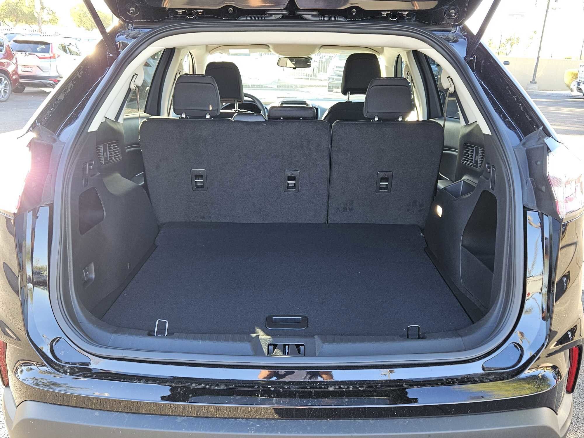 2024 Ford Edge SE photo 4