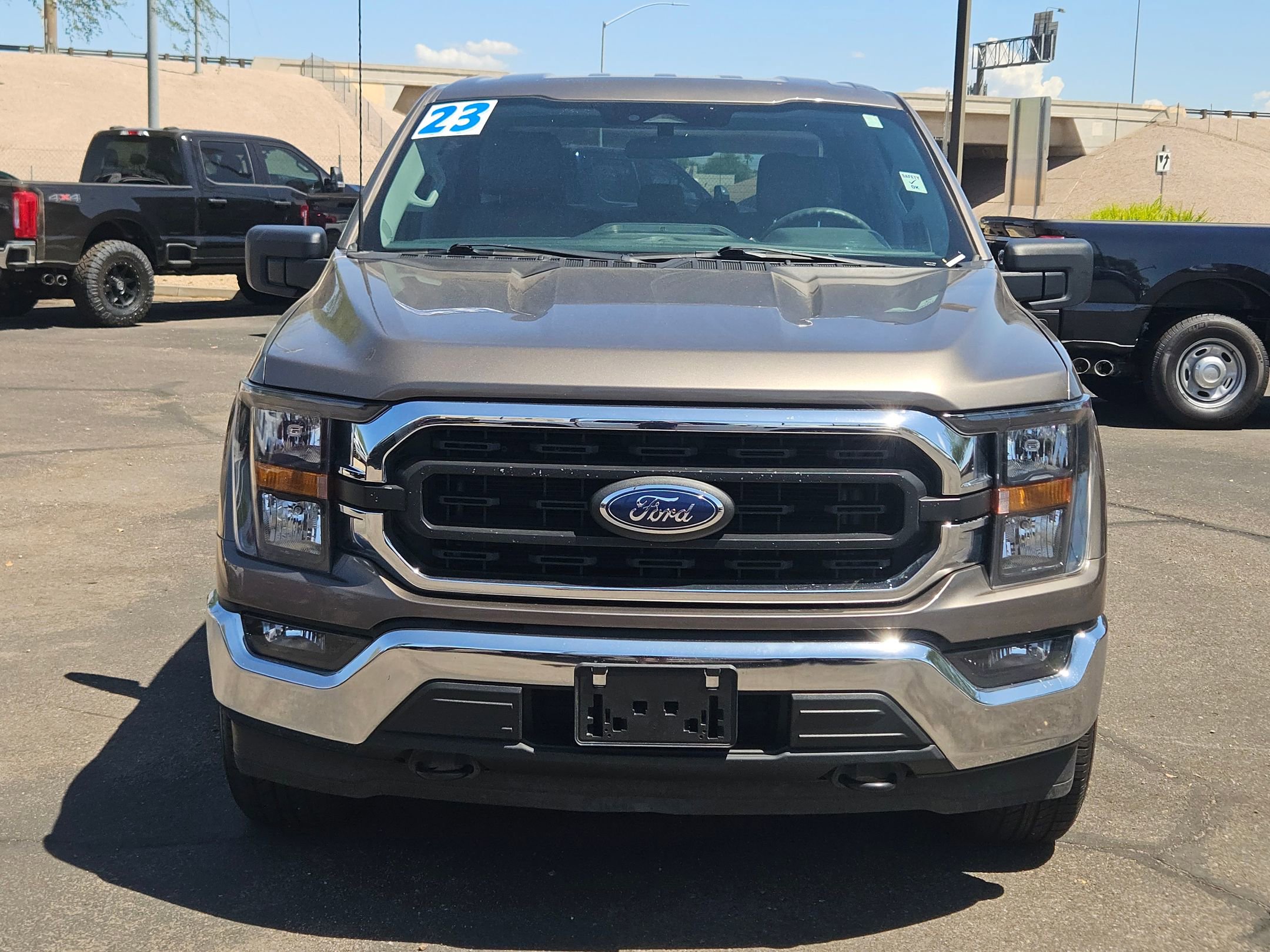 2023 Ford F-150 XLT photo 2