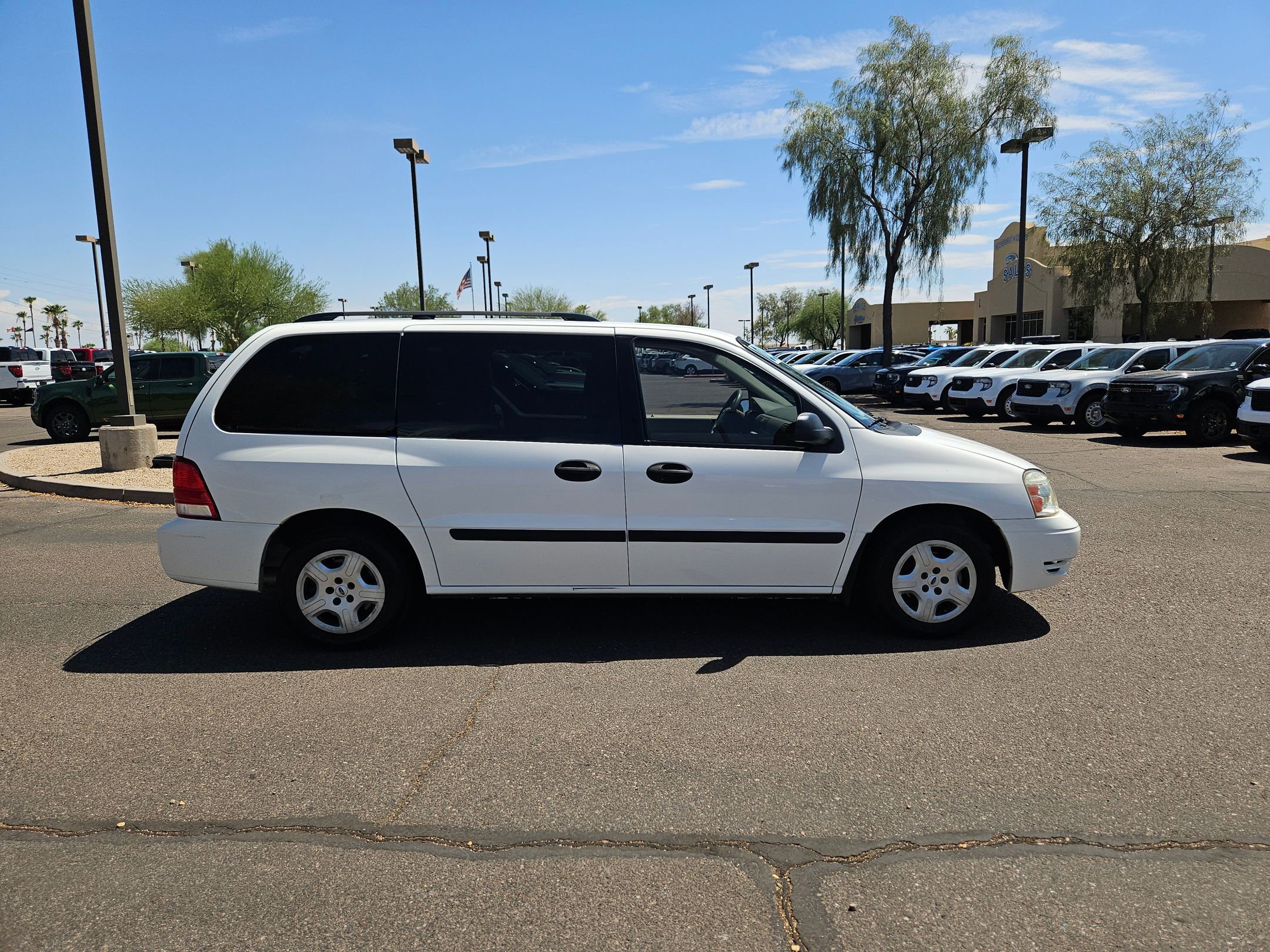 2005 Ford Freestar SE photo 4