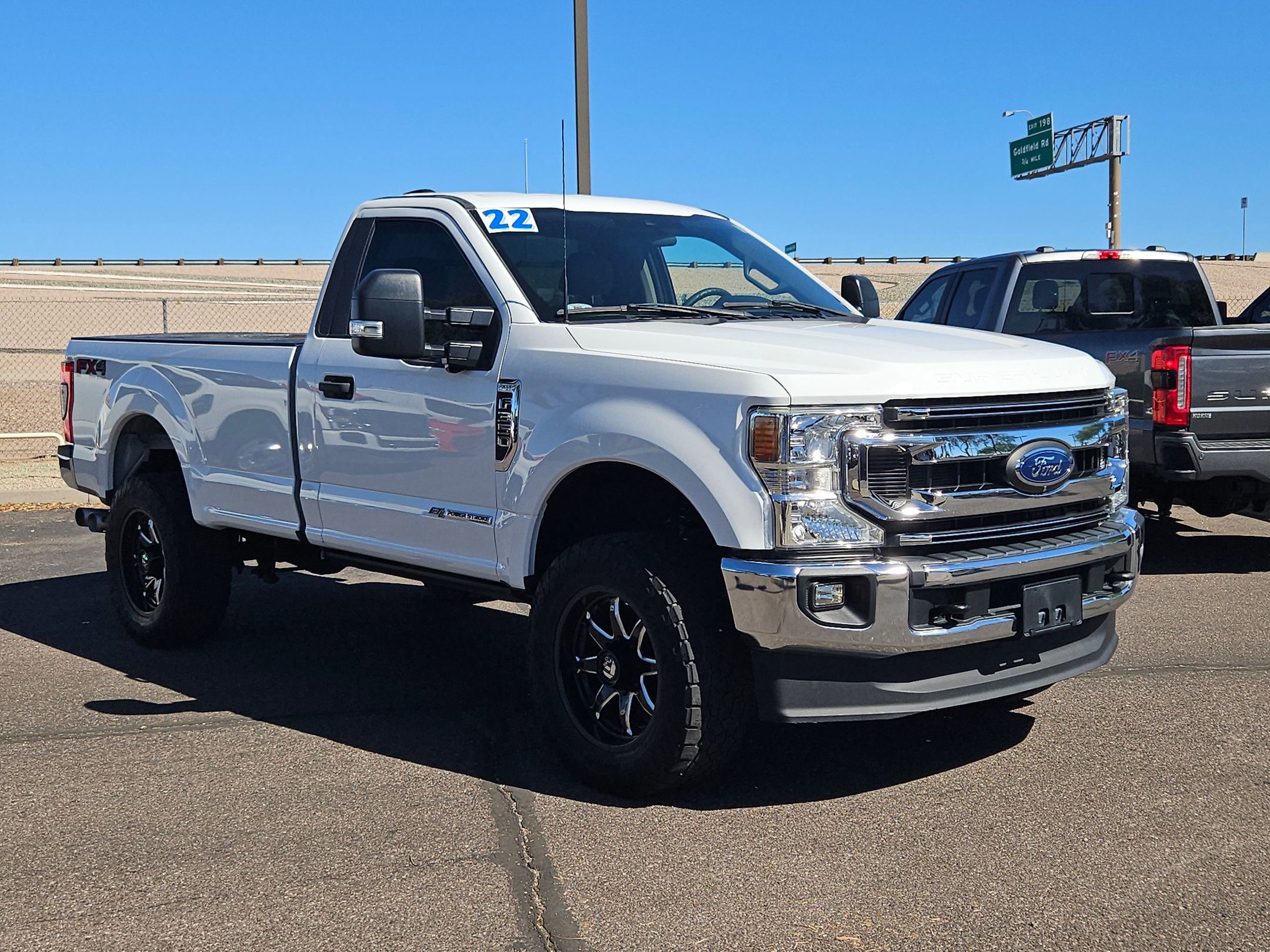 2022 Ford F-350 XLT photo 3