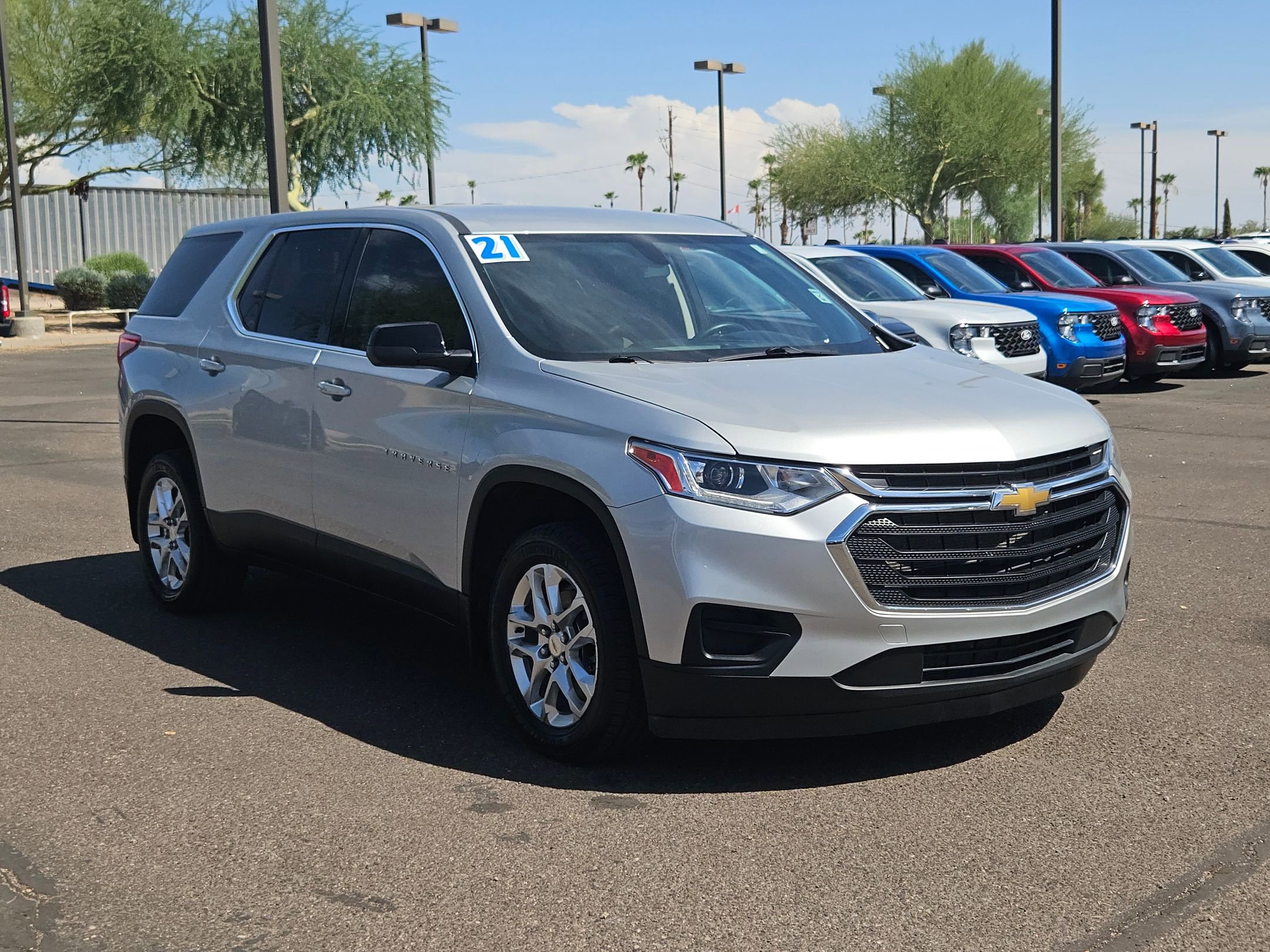 2021 Chevrolet Traverse LS photo 3