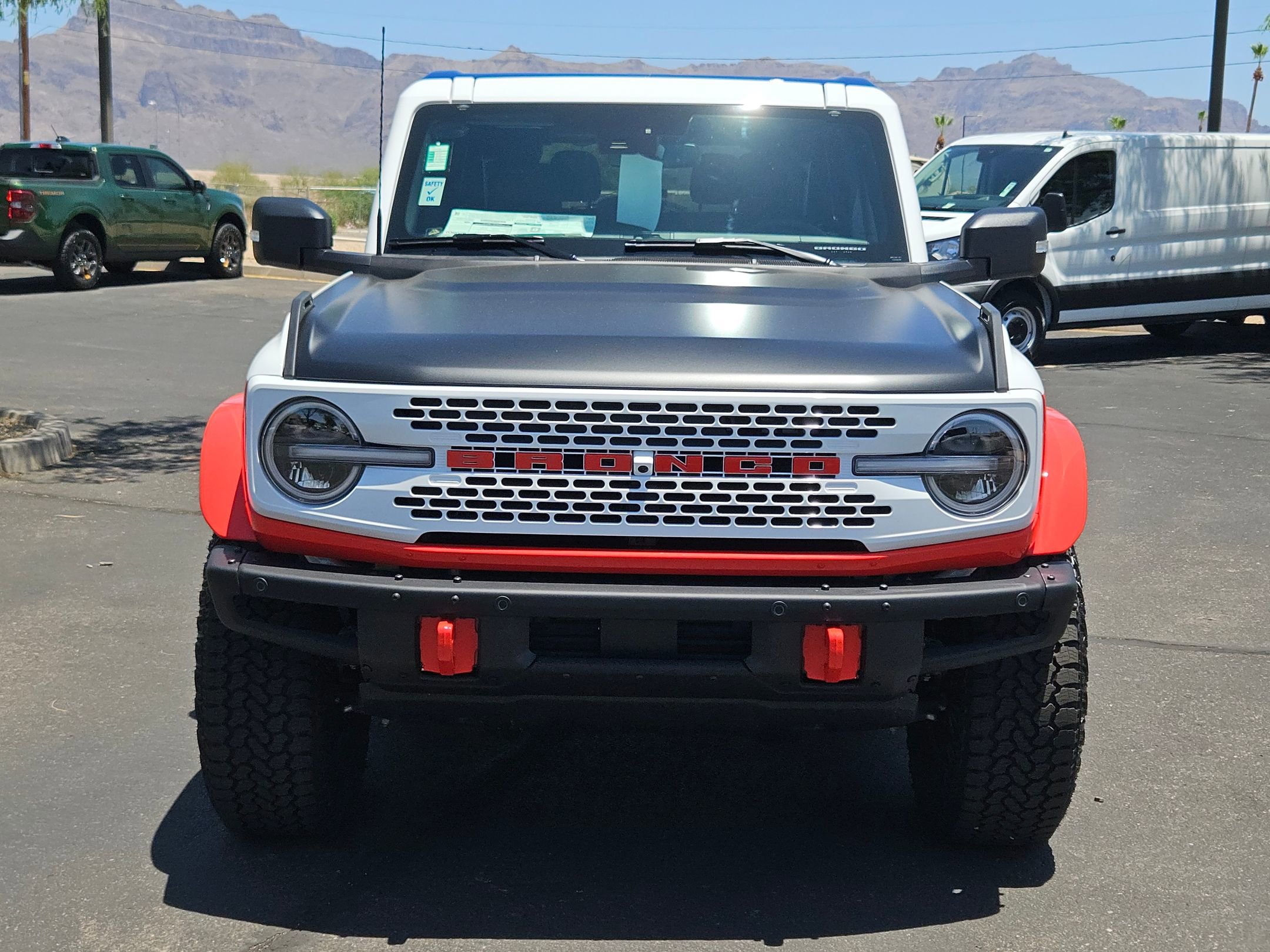 2025 Ford Bronco First Edition photo 2