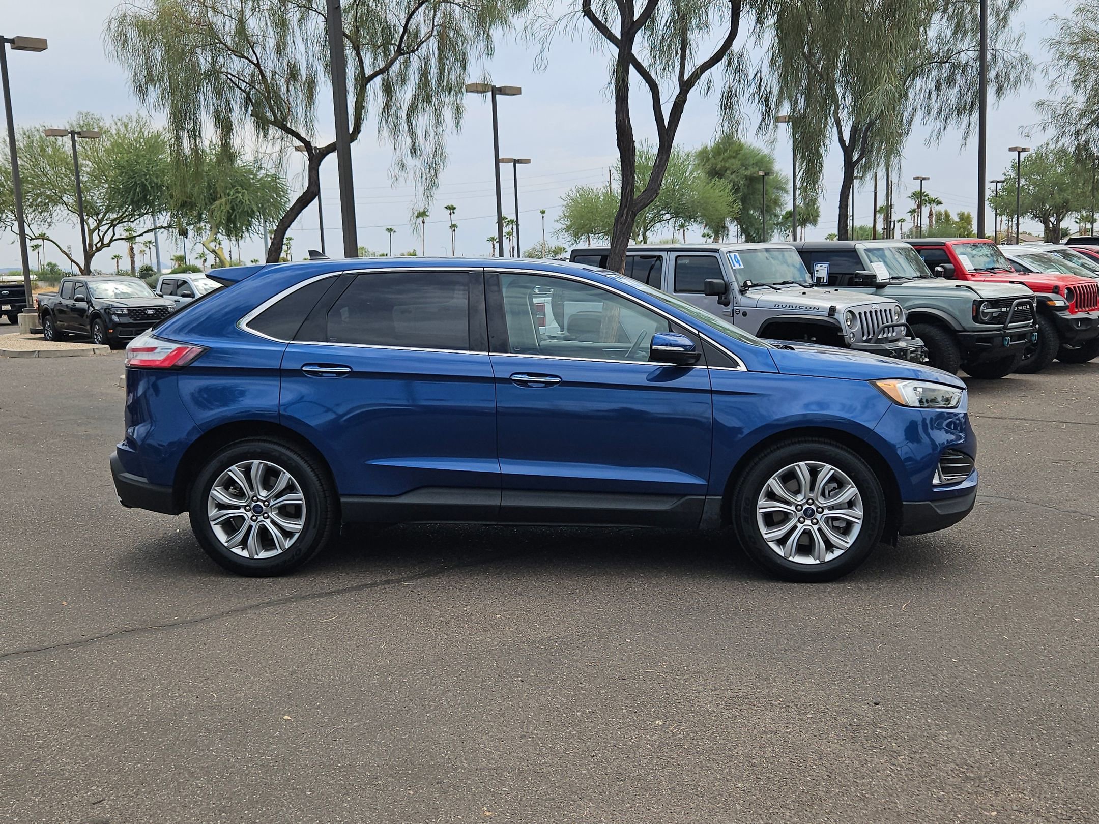 2022 Ford Edge Titanium photo 4