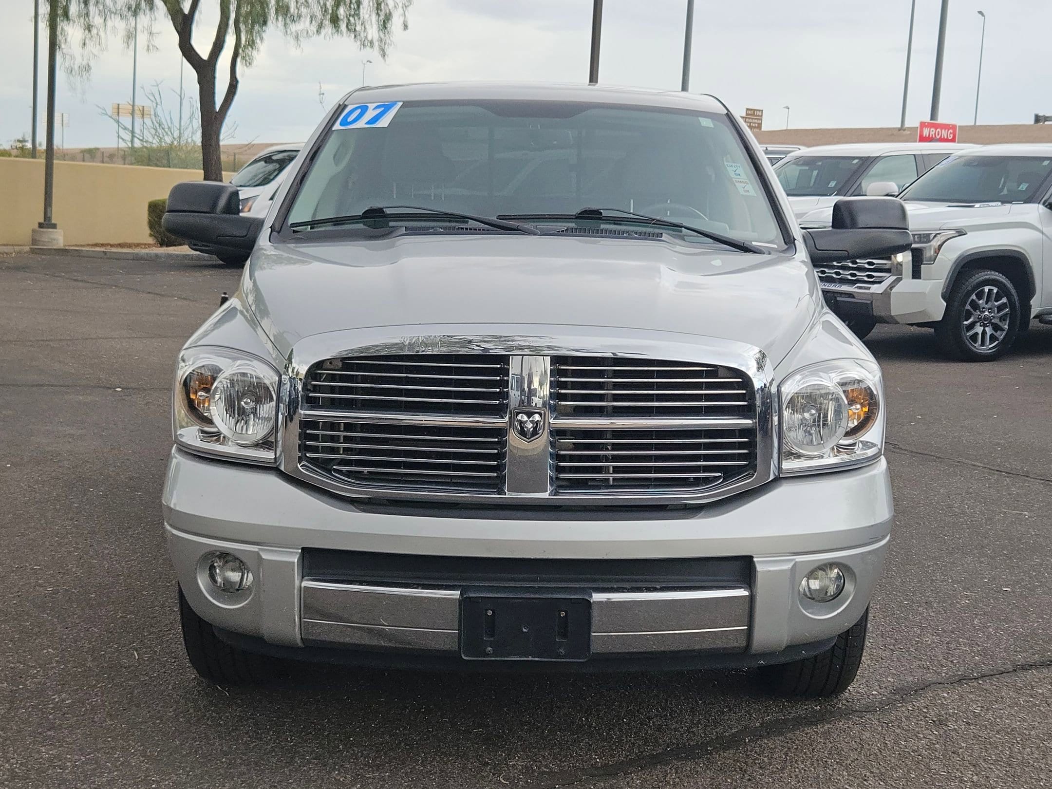 2007 Dodge Ram Laramie photo 2