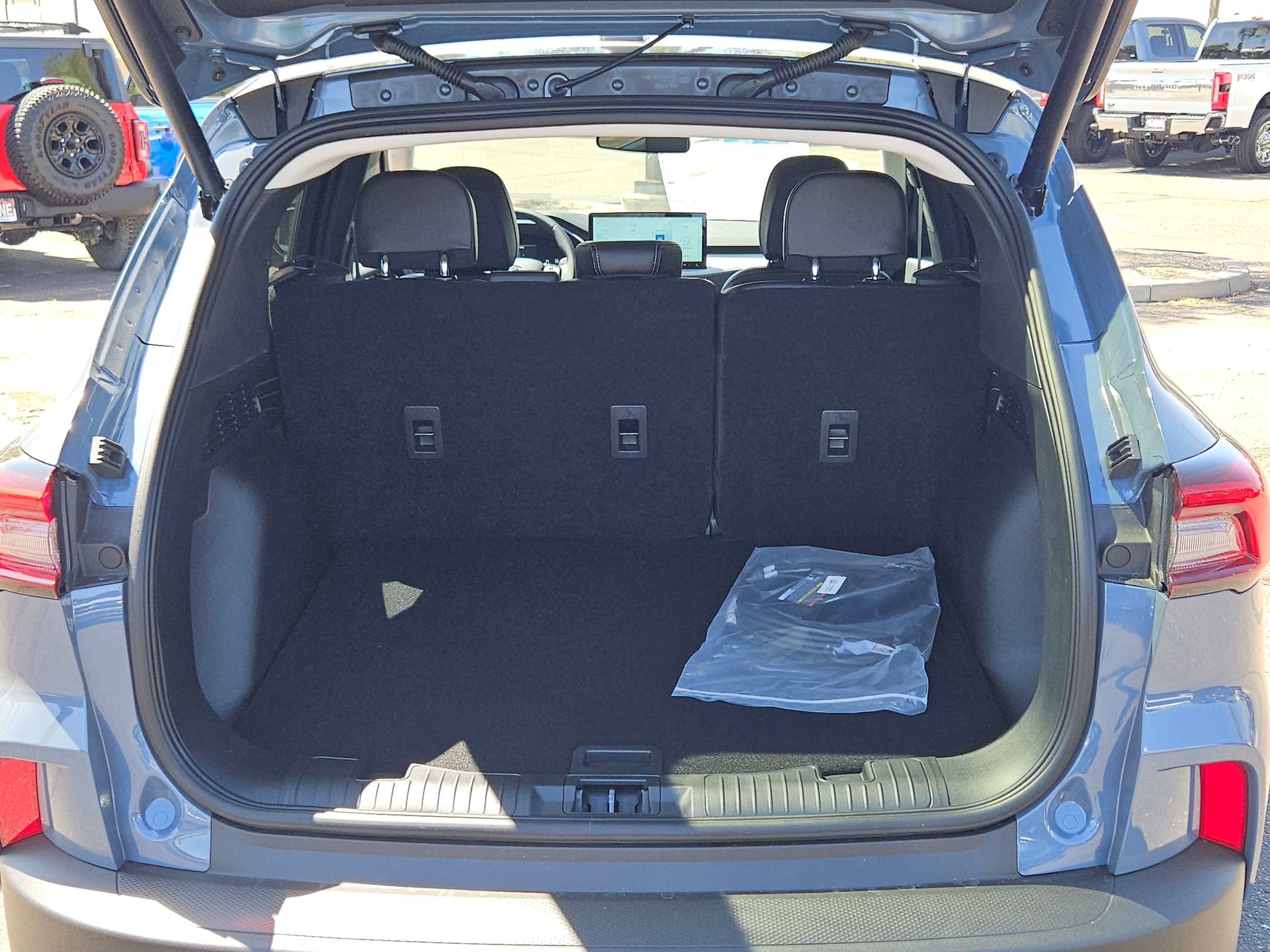 2025 Ford Escape Base photo 3