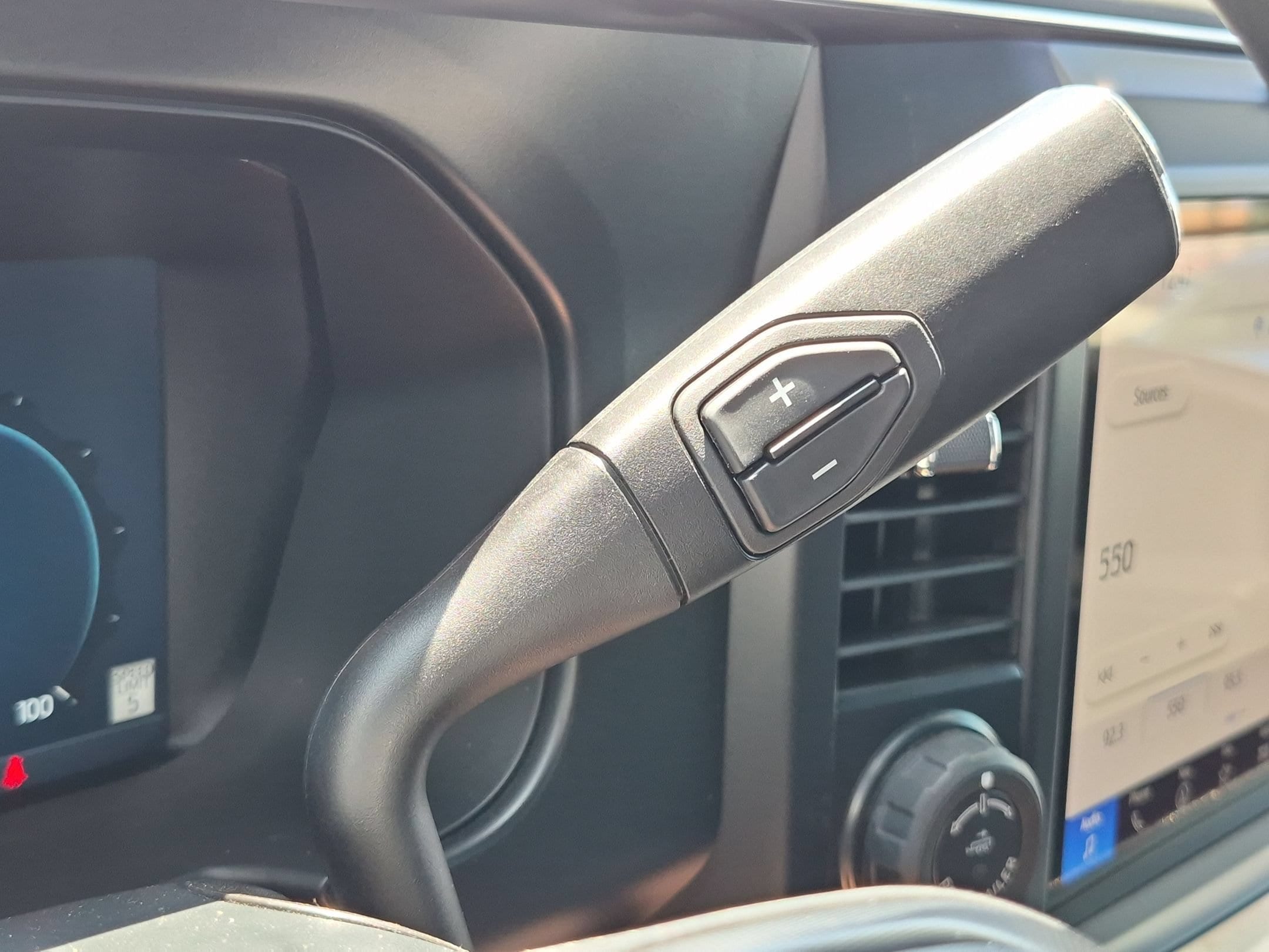 2025 Ford F-350 Super Duty Platinum - Photo 10