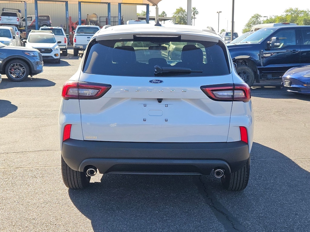 2026 Ford Escape ST-Line photo 3