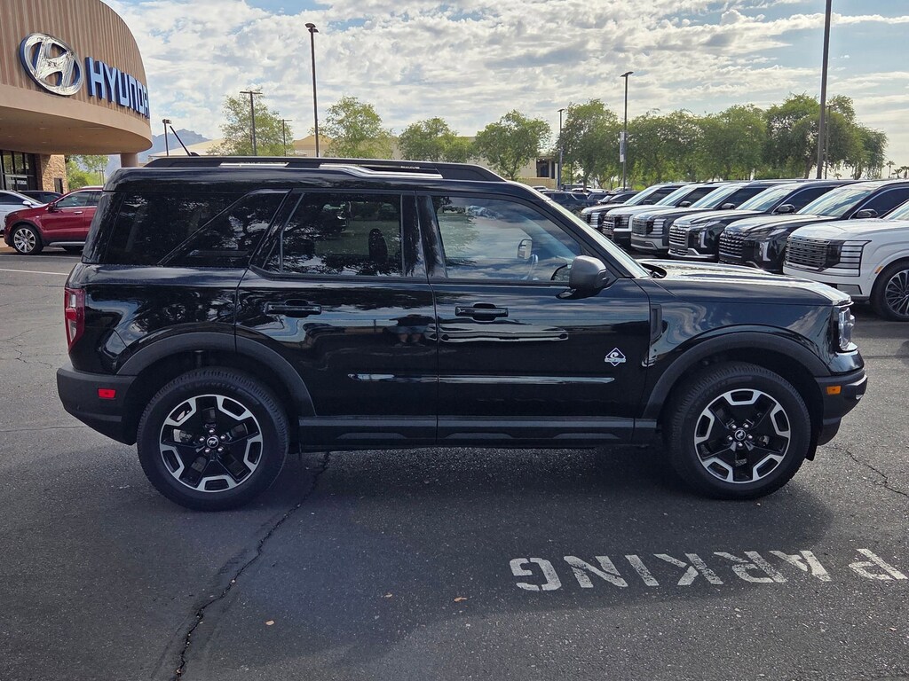 2021 Ford Bronco Sport Outer Banks photo 2