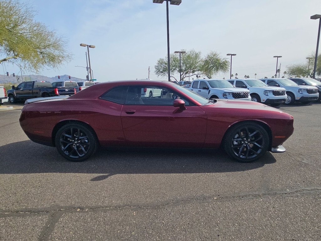 2022 Dodge Challenger GT photo 4