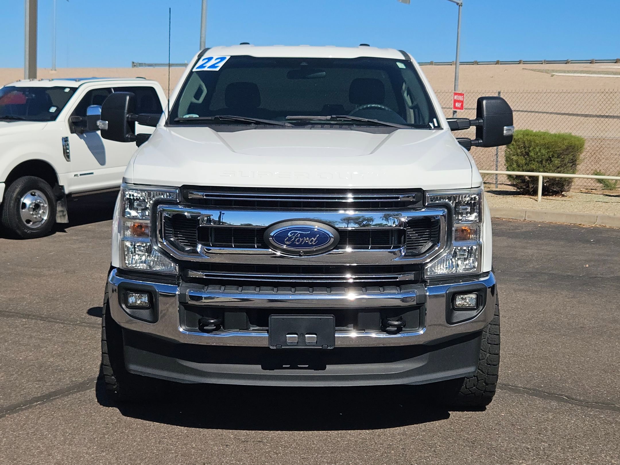 2022 Ford F-350 XLT photo 2